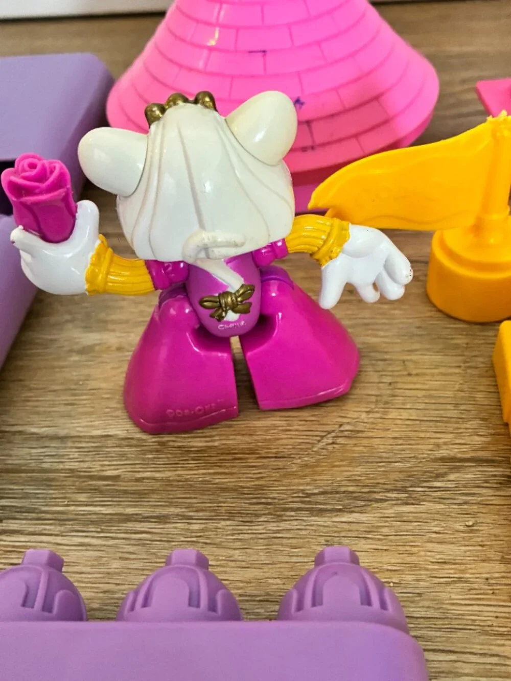 Fisher Price Pop Onz Building Block Set of 21 Mouse Princess Castle Incomplete